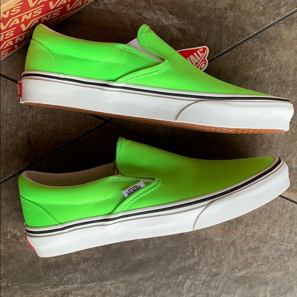 VANS CLASSIC SLIP ON NEON Green Gecko/True White - Picture 13 of 16